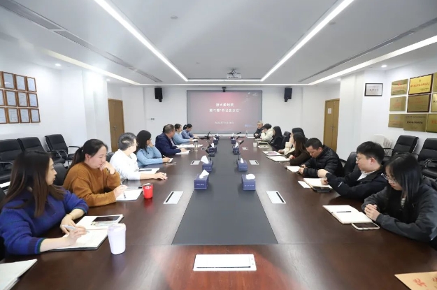 “书记走访日”：对话业务部门行政代表